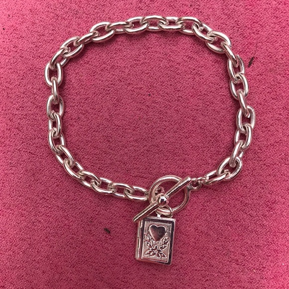 New silver tone heart Locket bracelet - Picture 4 of 4